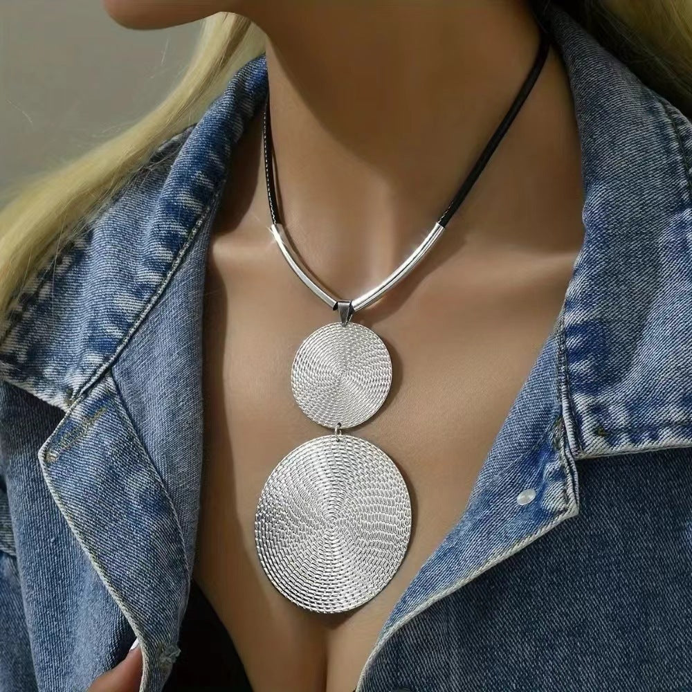 Exaggerated Double Round Pendant Necklace
