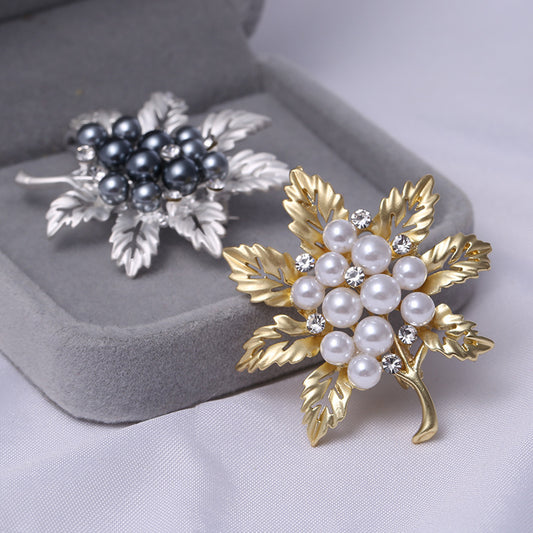 Matte Leaf Pearl Brooch – Retro Korean Style with Rhinestone Accents